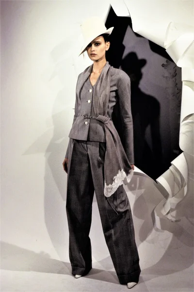 Look 13